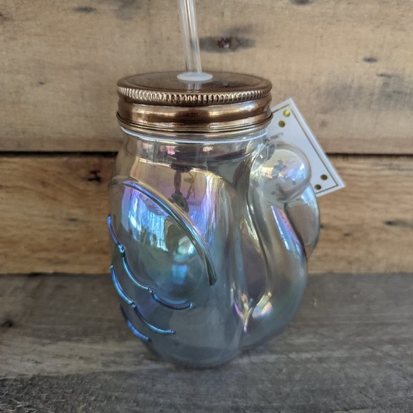 Slant Collections 16oz. Glass Swan Shaped Sipper with Lid and Straw - Picture 2 of 8